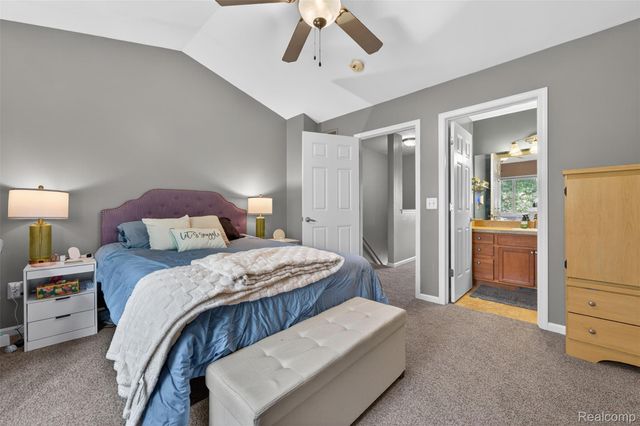 24 Millstone Drive, Waterford Charter Township, MI 48328