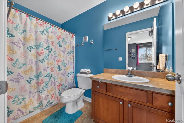 24 Millstone Drive, Waterford Charter Township, MI 48328