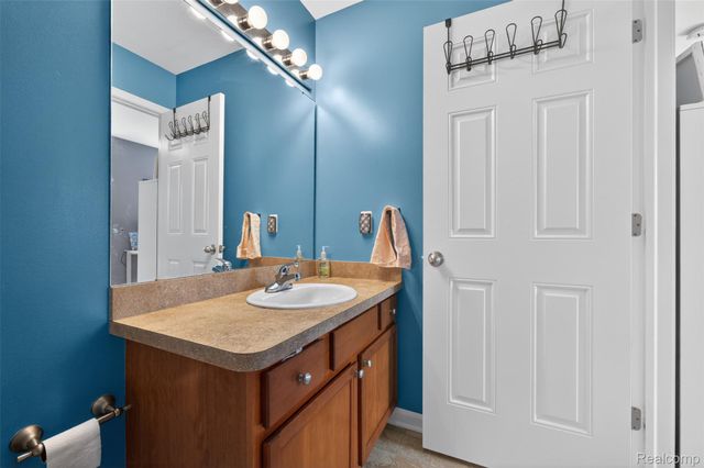 24 Millstone Drive, Waterford Charter Township, MI 48328