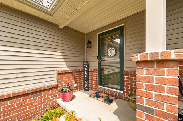 24 Millstone Drive, Waterford Charter Township, MI 48328