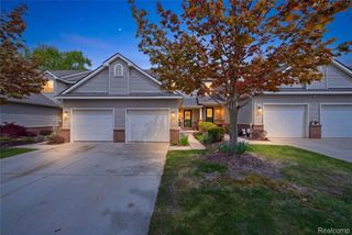 24 Millstone Drive, Waterford Charter Township, MI 48328