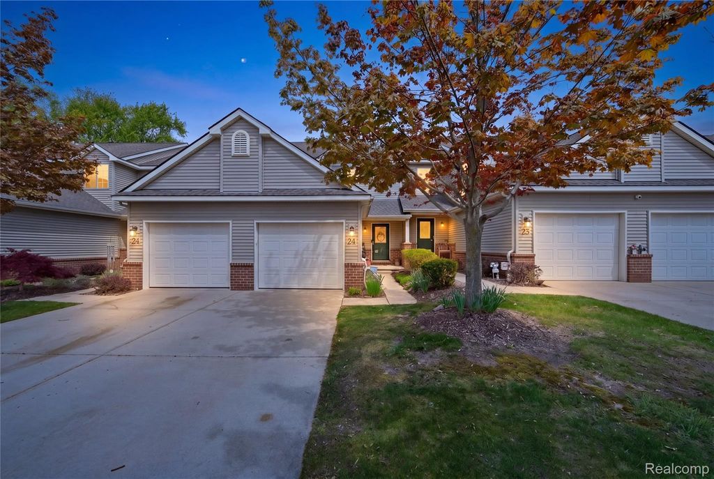 24 Millstone Drive, Waterford Charter Township, MI 48328