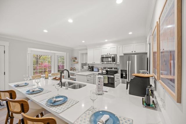 1527 S Pinebark Lane, Charleston, SC 29407