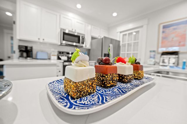 1527 S Pinebark Lane, Charleston, SC 29407