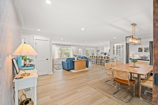 1527 S Pinebark Lane, Charleston, SC 29407