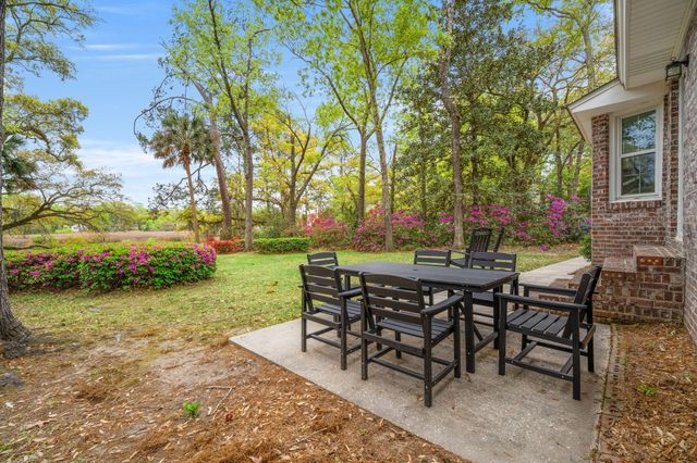 1527 S Pinebark Lane, Charleston, SC 29407