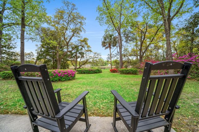 1527 S Pinebark Lane, Charleston, SC 29407