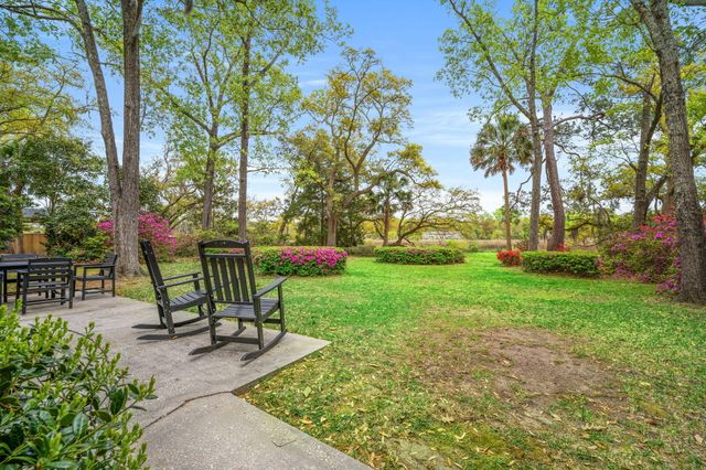 1527 S Pinebark Lane, Charleston, SC 29407