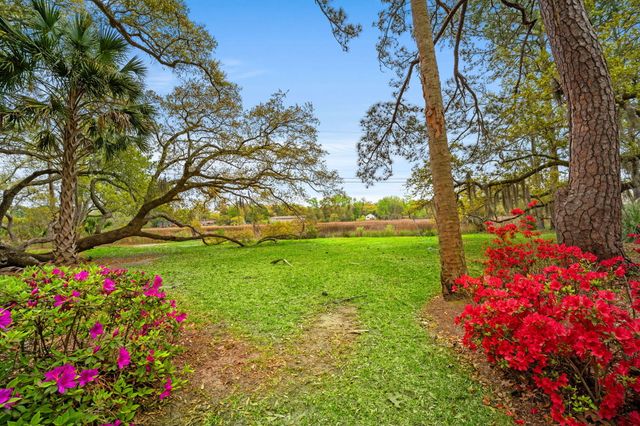 1527 S Pinebark Lane, Charleston, SC 29407