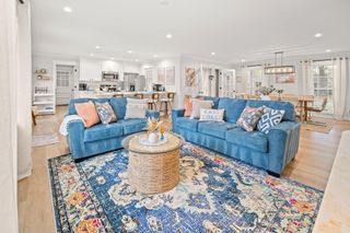 1527 S Pinebark Lane, Charleston, SC 29407
