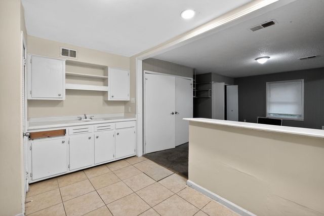 1886 CORNING AVE, Memphis, TN 38127