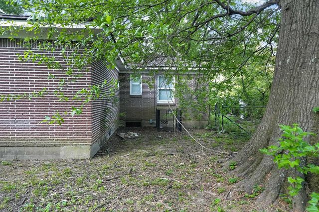 1886 CORNING AVE, Memphis, TN 38127