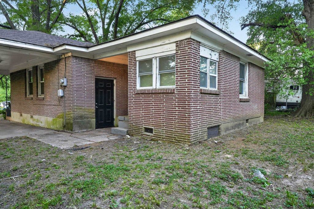 1886 CORNING AVE, Memphis, TN 38127