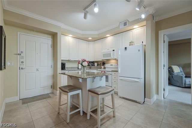 2825 Palm Beach BLVD 214, Fort Myers, FL 33916