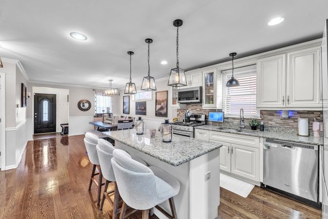 3528 S 52nd Court, Cicero, IL 60804