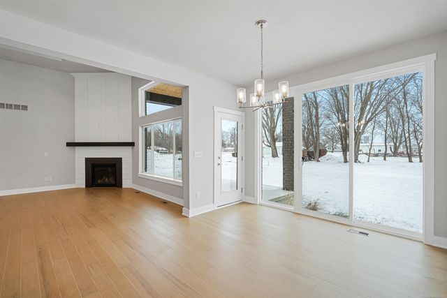 16839 Crittenden Drive 231, Macomb Twp, MI 48044