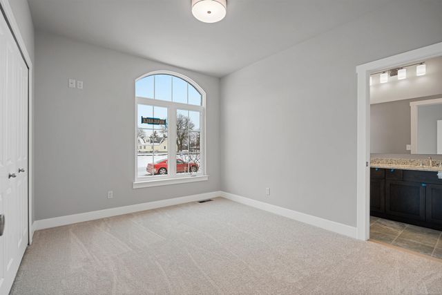 16839 Crittenden Drive 231, Macomb Twp, MI 48044
