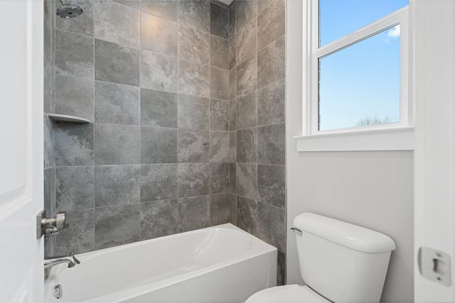 16839 Crittenden Drive 231, Macomb Twp, MI 48044