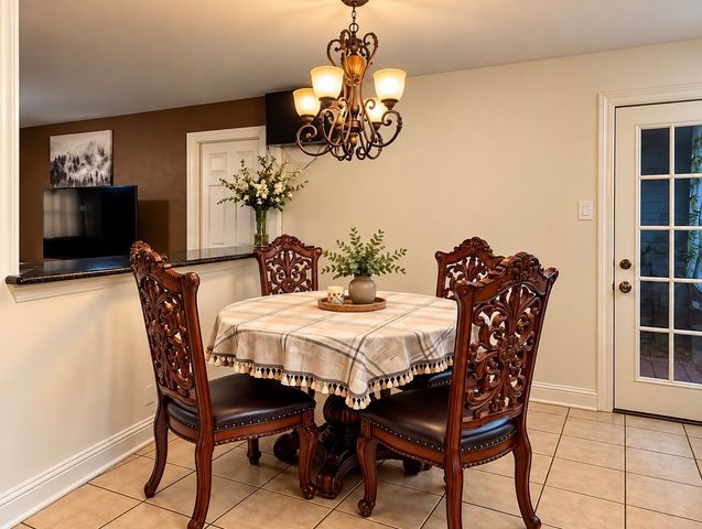 819 N Cooper Street, Arlington, TX 76011