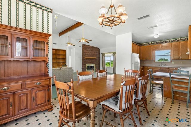 10514 Hunt Hill Road, Rogers, TX 76569