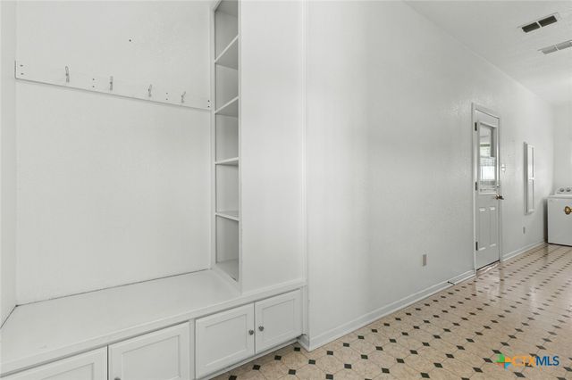 10514 Hunt Hill Road, Rogers, TX 76569