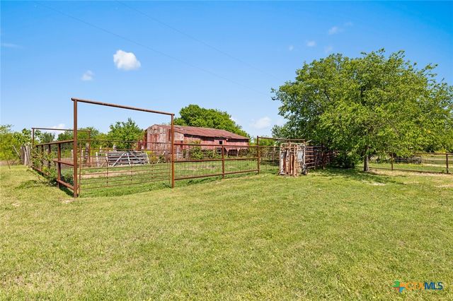 10514 Hunt Hill Road, Rogers, TX 76569