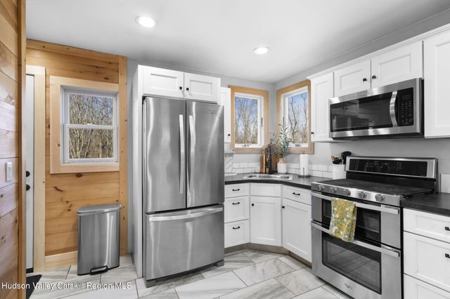 437 Sharptown Road, Stuyvesant, NY 12173