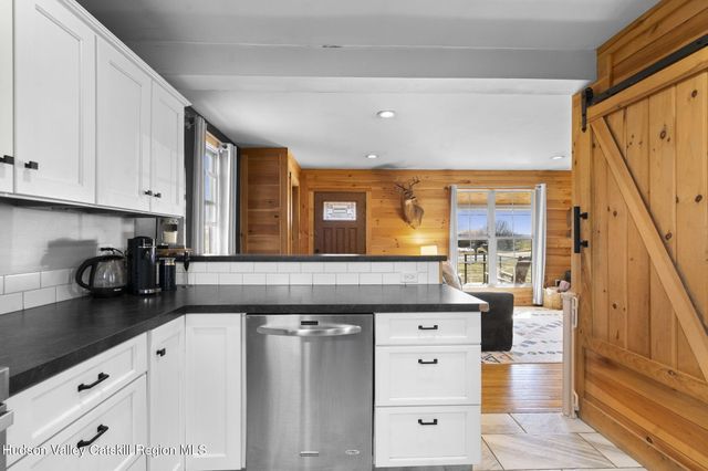 437 Sharptown Road, Stuyvesant, NY 12173