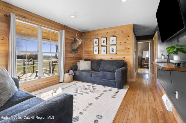 437 Sharptown Road, Stuyvesant, NY 12173