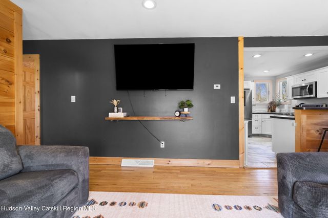 437 Sharptown Road, Stuyvesant, NY 12173