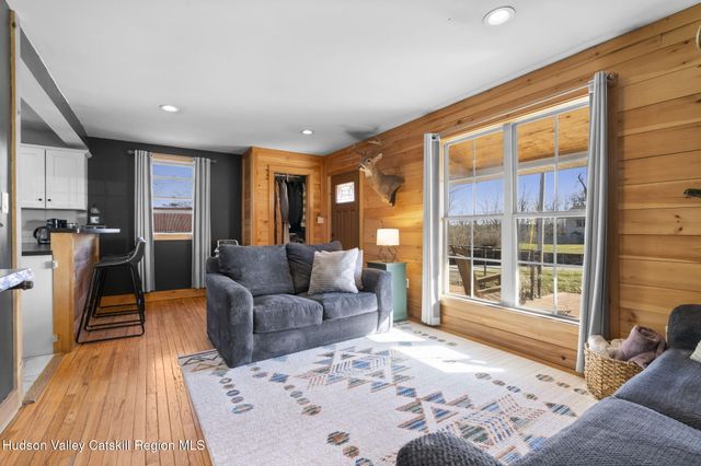 437 Sharptown Road, Stuyvesant, NY 12173