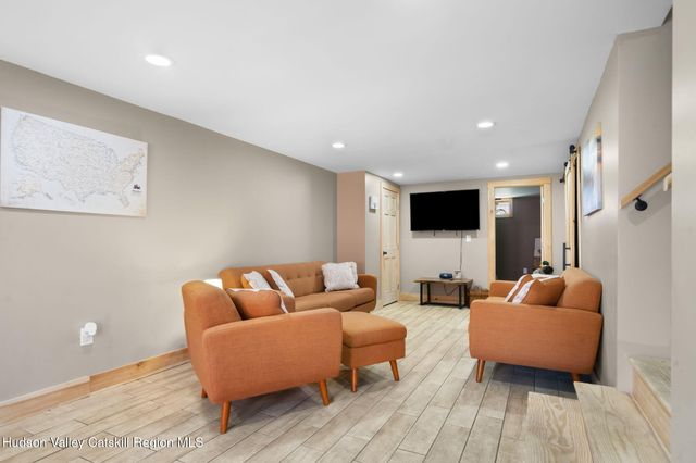 437 Sharptown Road, Stuyvesant, NY 12173