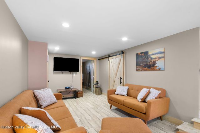 437 Sharptown Road, Stuyvesant, NY 12173