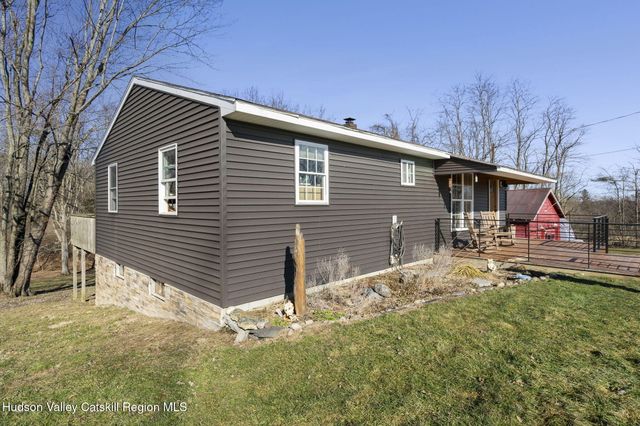 437 Sharptown Road, Stuyvesant, NY 12173