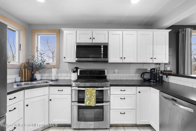 437 Sharptown Road, Stuyvesant, NY 12173