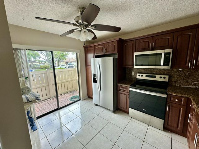 535 BANKS Road 2-521, Margate, FL 33063