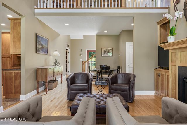 102 Bradford Village Way, Kingston, TN 37763
