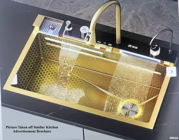 1102 COOLIDGE Avenue, Pekin, IL 61554