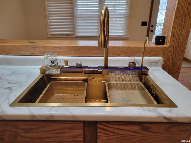 1102 COOLIDGE Avenue, Pekin, IL 61554