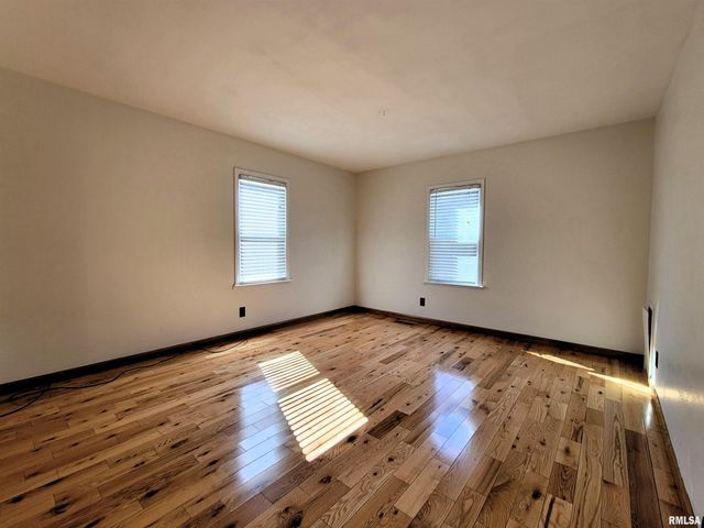 1102 COOLIDGE Avenue, Pekin, IL 61554