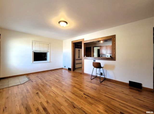 1102 COOLIDGE Avenue, Pekin, IL 61554