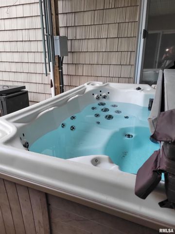 1102 COOLIDGE Avenue, Pekin, IL 61554