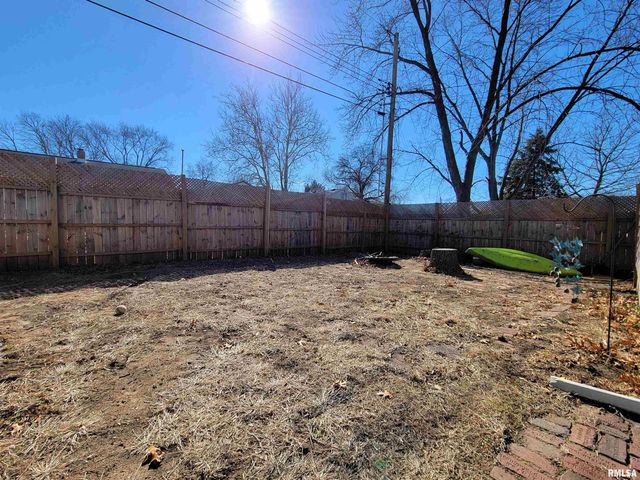 1102 COOLIDGE Avenue, Pekin, IL 61554