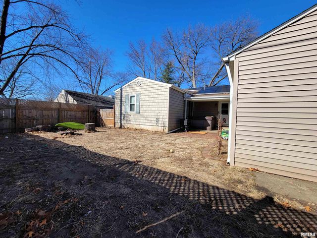 1102 COOLIDGE Avenue, Pekin, IL 61554