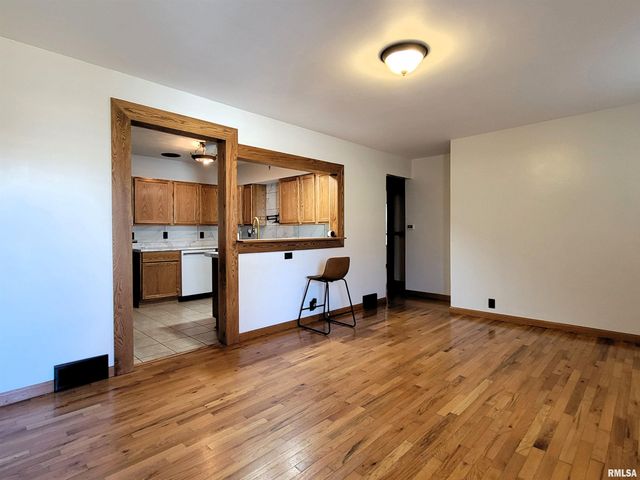 1102 COOLIDGE Avenue, Pekin, IL 61554