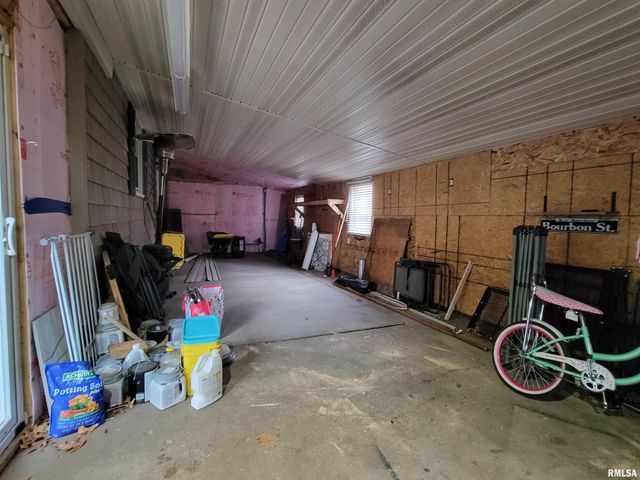 1102 COOLIDGE Avenue, Pekin, IL 61554