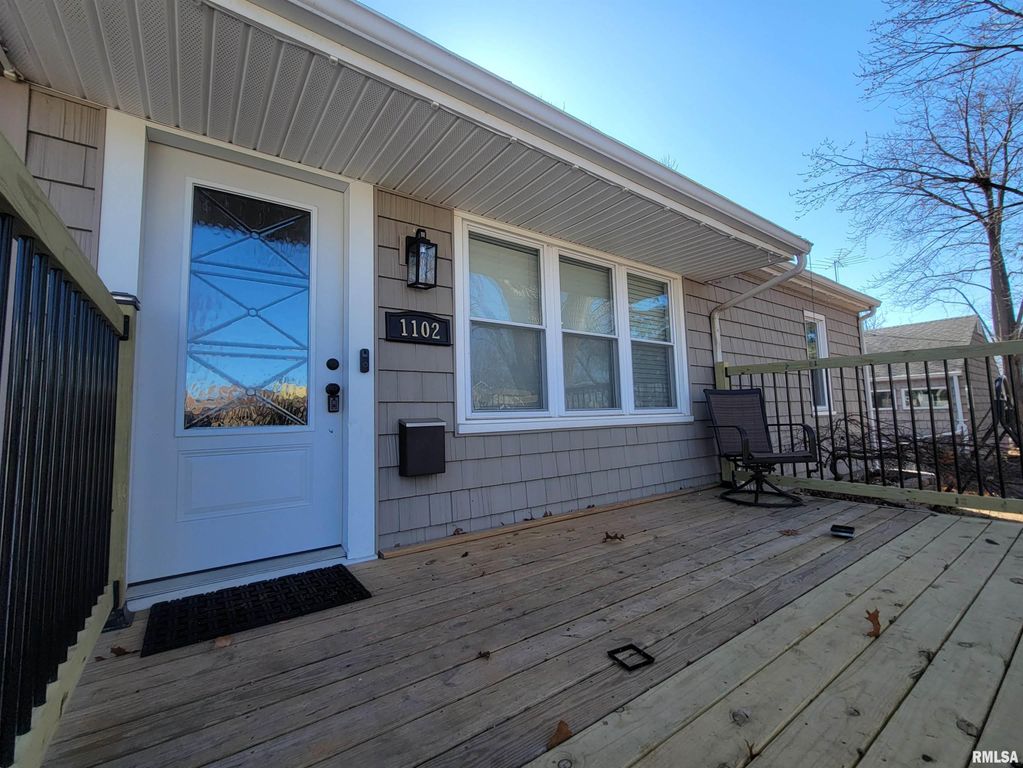 1102 COOLIDGE Avenue, Pekin, IL 61554