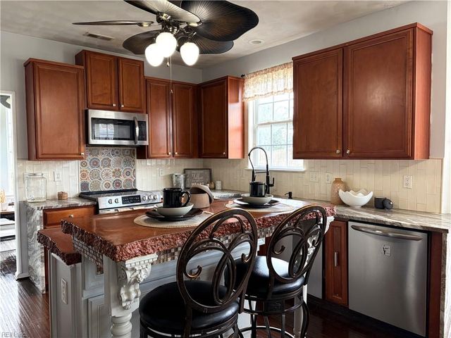 3240 Joplin LN, Chesapeake, VA 23323
