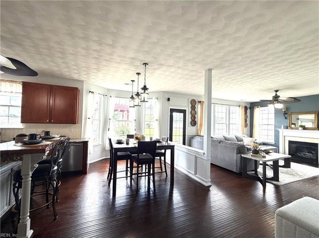 3240 Joplin LN, Chesapeake, VA 23323