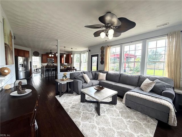 3240 Joplin LN, Chesapeake, VA 23323